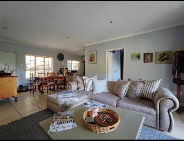 3 BEDROOM TOWNHOUSE FOR SALE IN MONTROSE